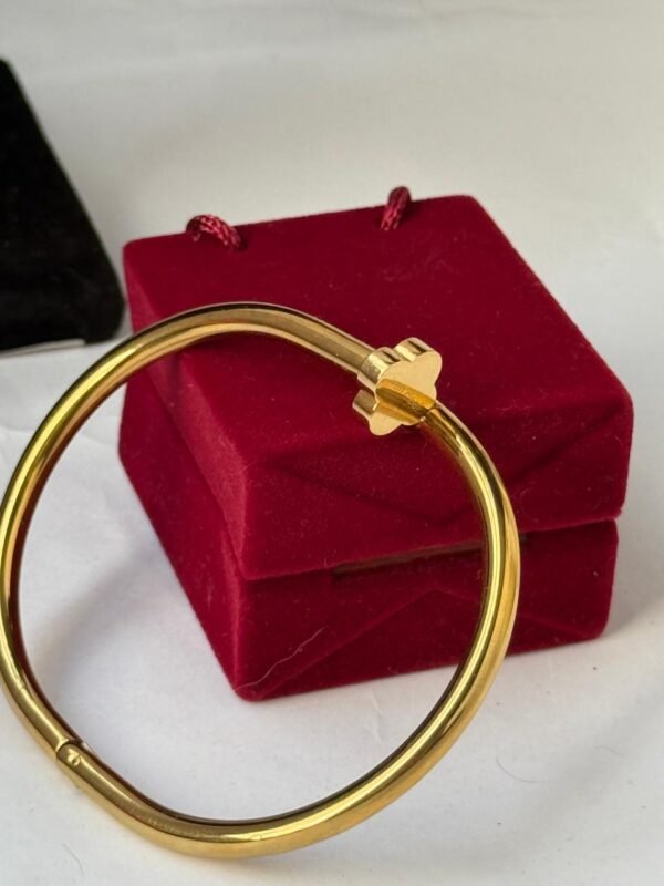 Stainless Steel Nail Handcuff